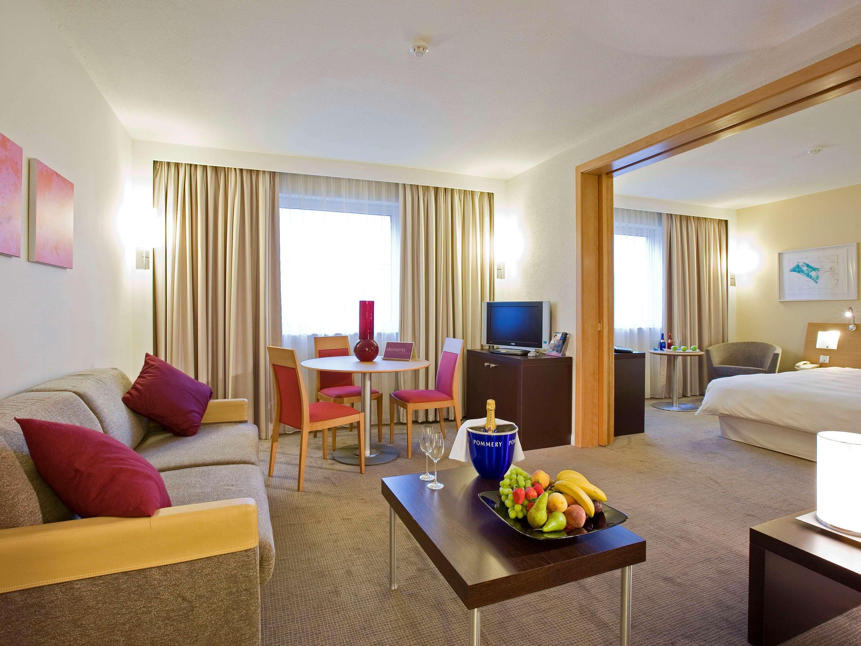 Novotel London Heathrow Airport M4 Jct. 4 4*