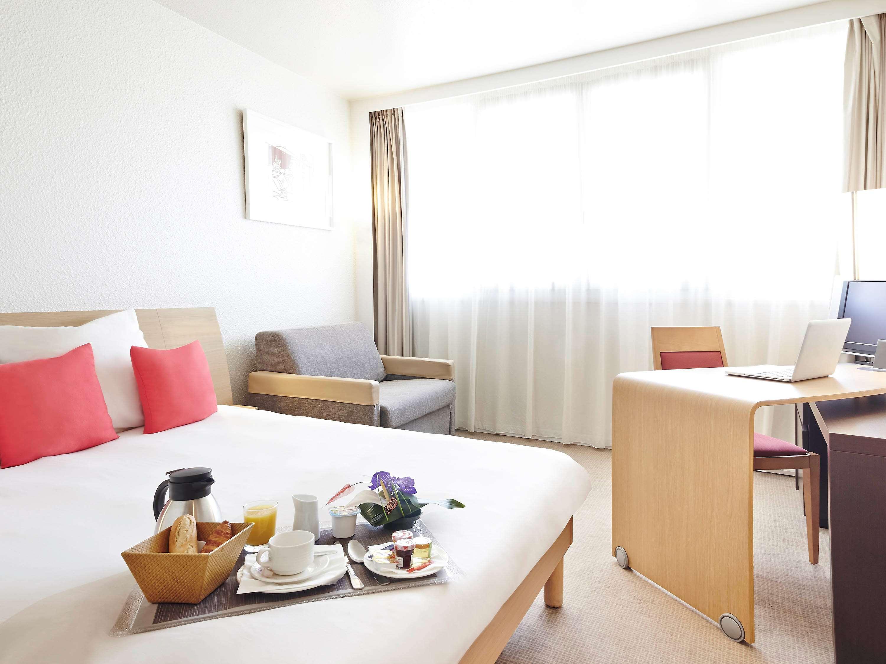 Hotel Novotel London Heathrow Airport M4 Jct. 4 Hillingdon
